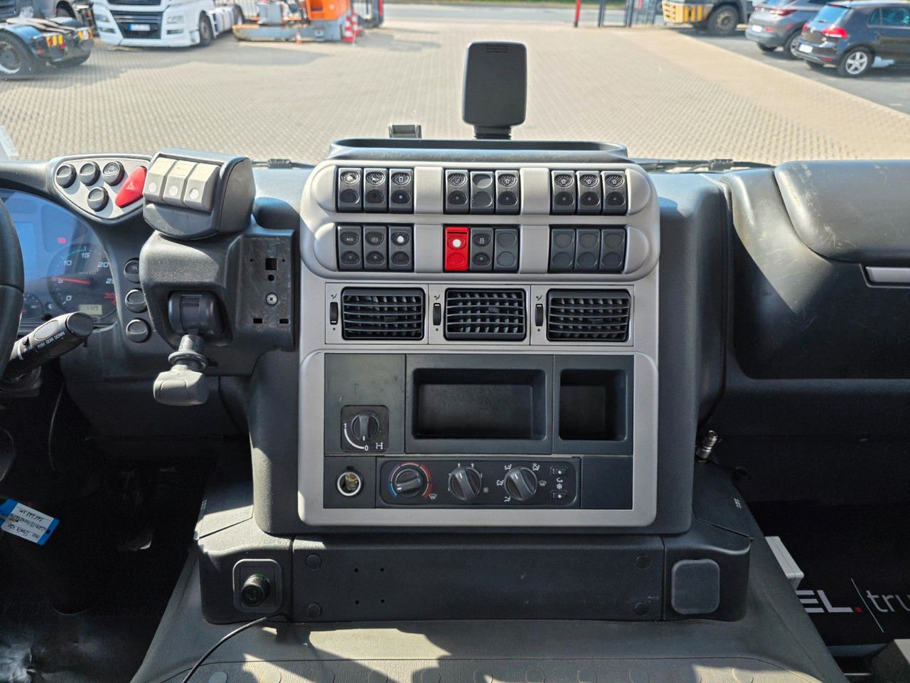 Вантажівка цистерна Iveco Stralis 420 / Sening / ADR AT / 14.600 l /: фото 22 Вантажівка цистерна Iveco Stralis 420 / Sening / ADR AT / 14.600 l /: фото 22