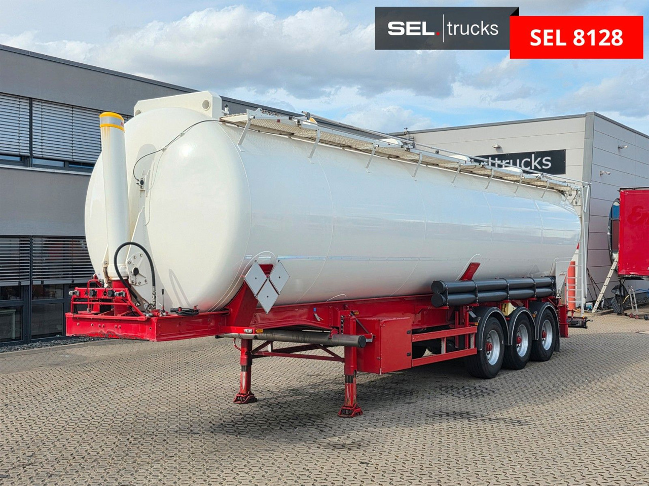 Kässbohrer XS / Kippsilo / 60 m3 / ADR AT - Напівпричіп цистерна для сипучих вантажів: фото 1 Kässbohrer XS / Kippsilo / 60 m3 / ADR AT - Напівпричіп цистерна для сипучих вантажів: фото 1