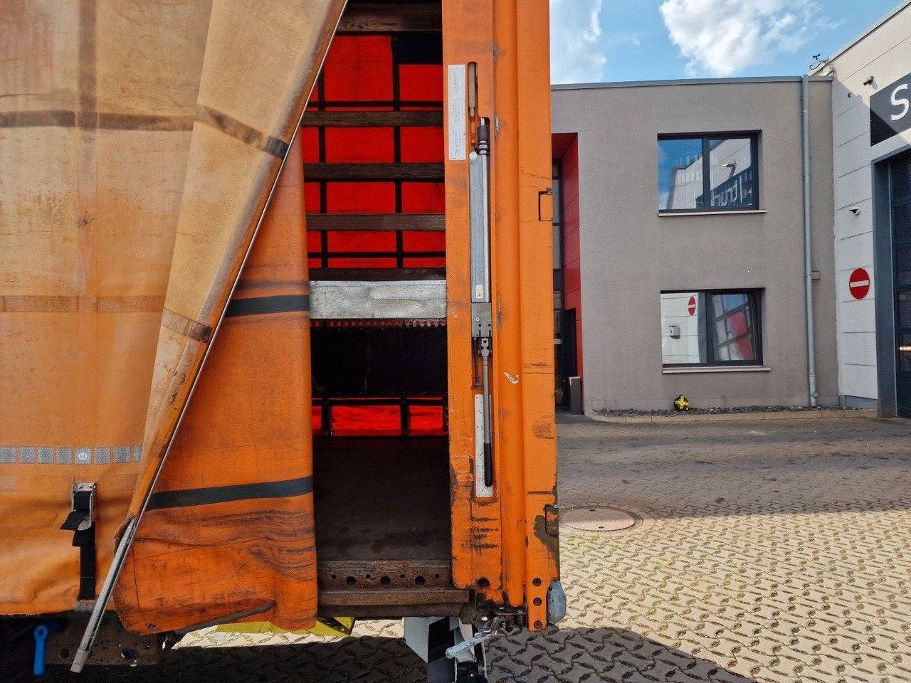 Тентований напівпричіп Krone SD / Hubdach / EDSCHA / Mega: фото 15