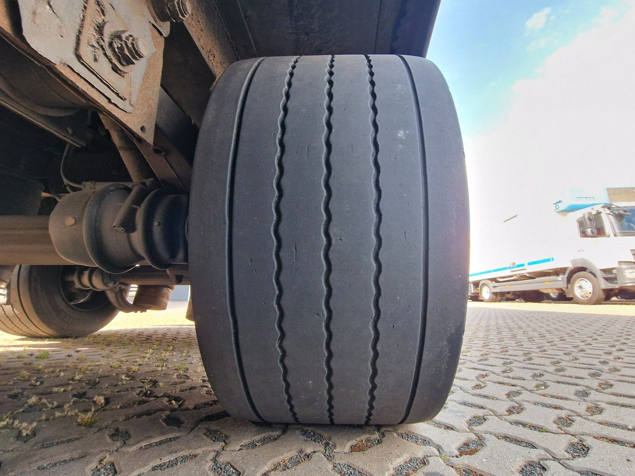 Тентований напівпричіп Krone SD / Hubdach / EDSCHA / Mega: фото 25