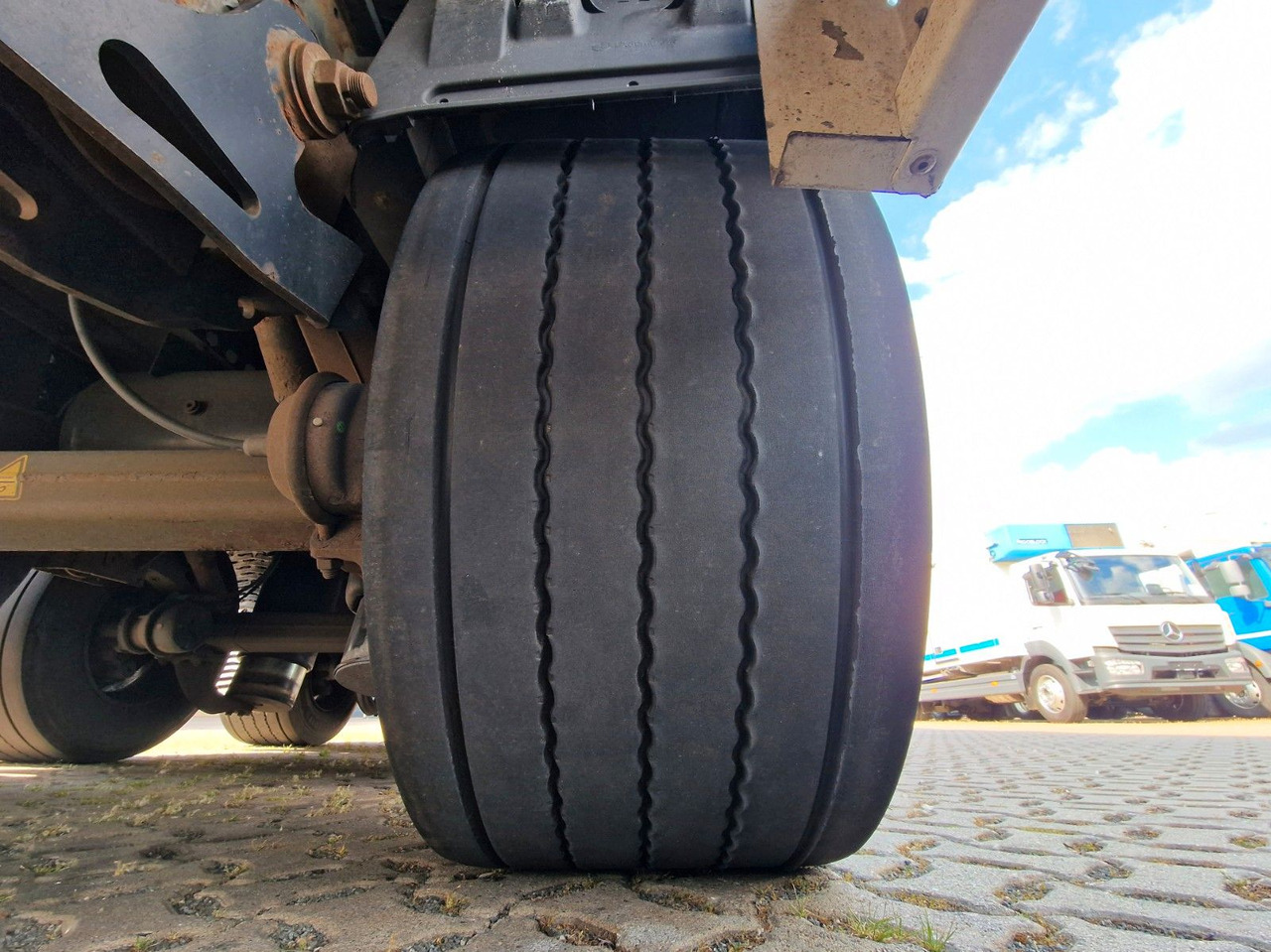 Тентований напівпричіп Krone SD / Hubdach / EDSCHA / Mega: фото 24