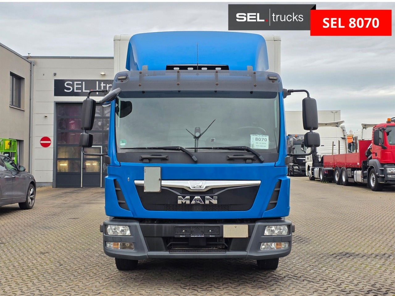 MAN TGL 12.220 4x2 BL / Ladebordwand - Вантажівка з закритим кузовом: фото 2 MAN TGL 12.220 4x2 BL / Ladebordwand - Вантажівка з закритим кузовом: фото 2