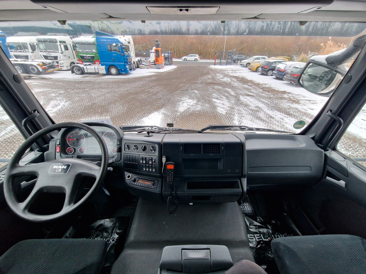 Тентована вантажівка MAN TGM 18.250 4X2 LL / Staplerhalterung: фото 20