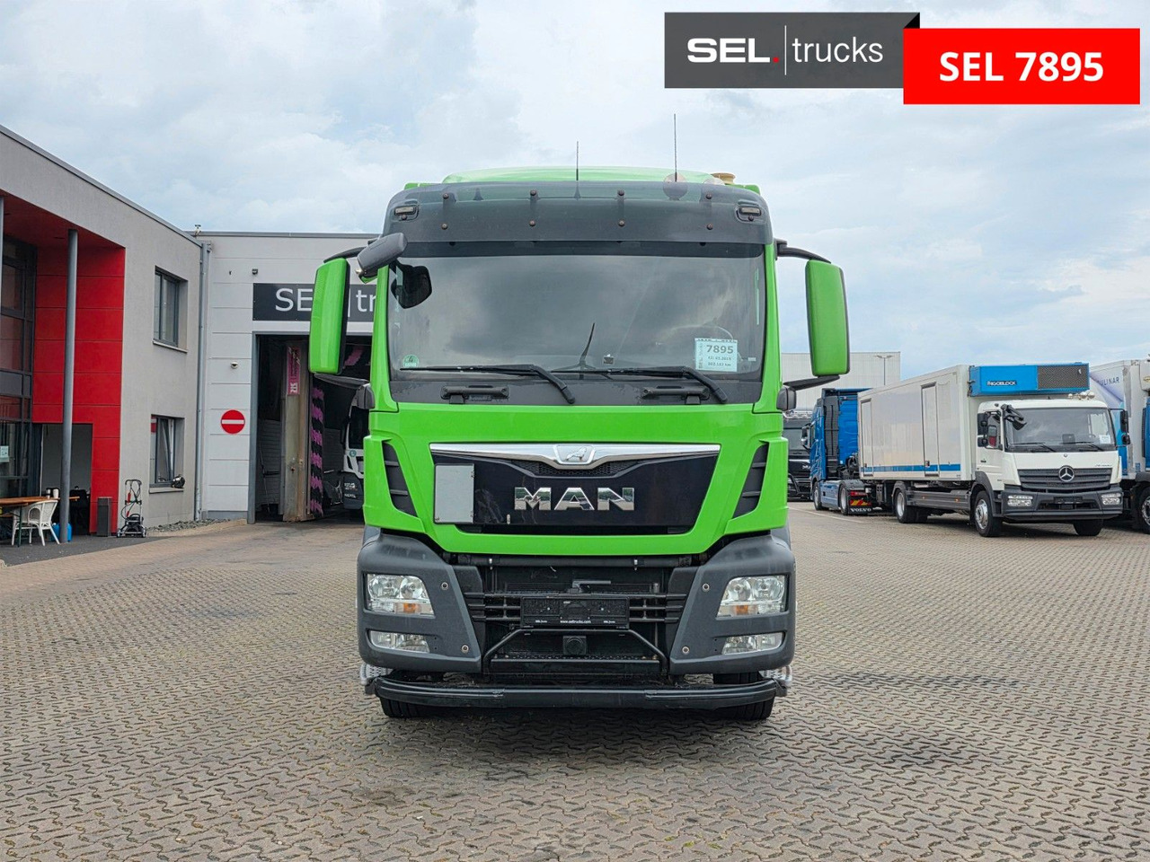 MAN TGS 26.400 6X2-4 LL / Ldbw / ADR AT / Lenkachse - Вантажівка з закритим кузовом: фото 2 MAN TGS 26.400 6X2-4 LL / Ldbw / ADR AT / Lenkachse - Вантажівка з закритим кузовом: фото 2