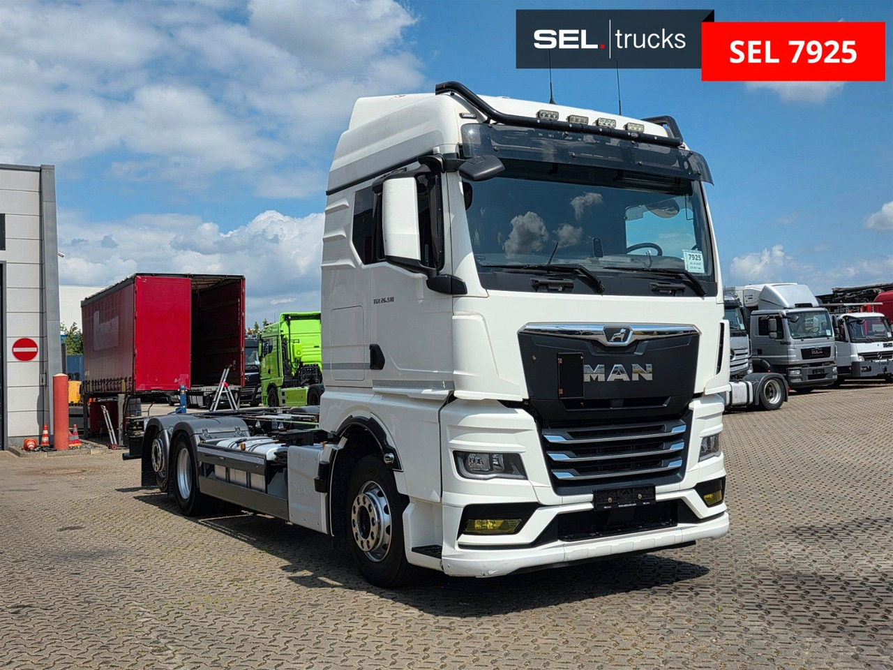 MAN TGX 26.510 6x2-2 LL CH / ZF Intarder / Liftachse - Контейнеровоз/ Змінний кузов вантажівка: фото 3 MAN TGX 26.510 6x2-2 LL CH / ZF Intarder / Liftachse - Контейнеровоз/ Змінний кузов вантажівка: фото 3