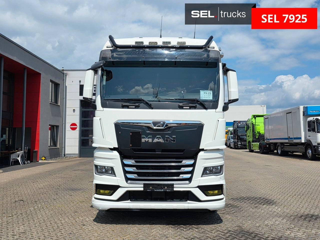 MAN TGX 26.510 6x2-2 LL CH / ZF Intarder / Liftachse - Контейнеровоз/ Змінний кузов вантажівка: фото 2 MAN TGX 26.510 6x2-2 LL CH / ZF Intarder / Liftachse - Контейнеровоз/ Змінний кузов вантажівка: фото 2