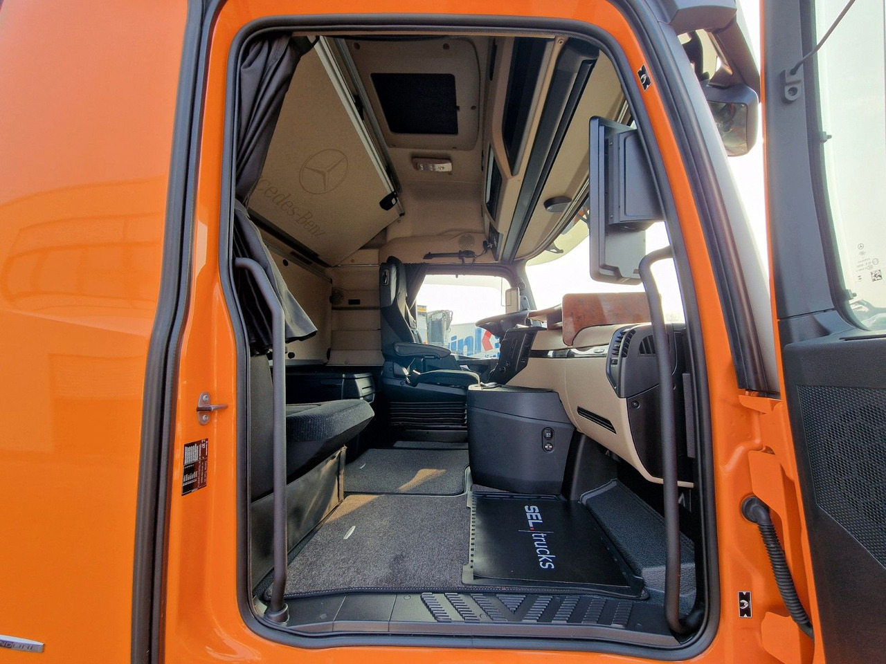 Тентована вантажівка Mercedes-Benz Actros 2548 / Retarder / Euro 6E / Aluklappen: фото 17 Тентована вантажівка Mercedes-Benz Actros 2548 / Retarder / Euro 6E / Aluklappen: фото 17