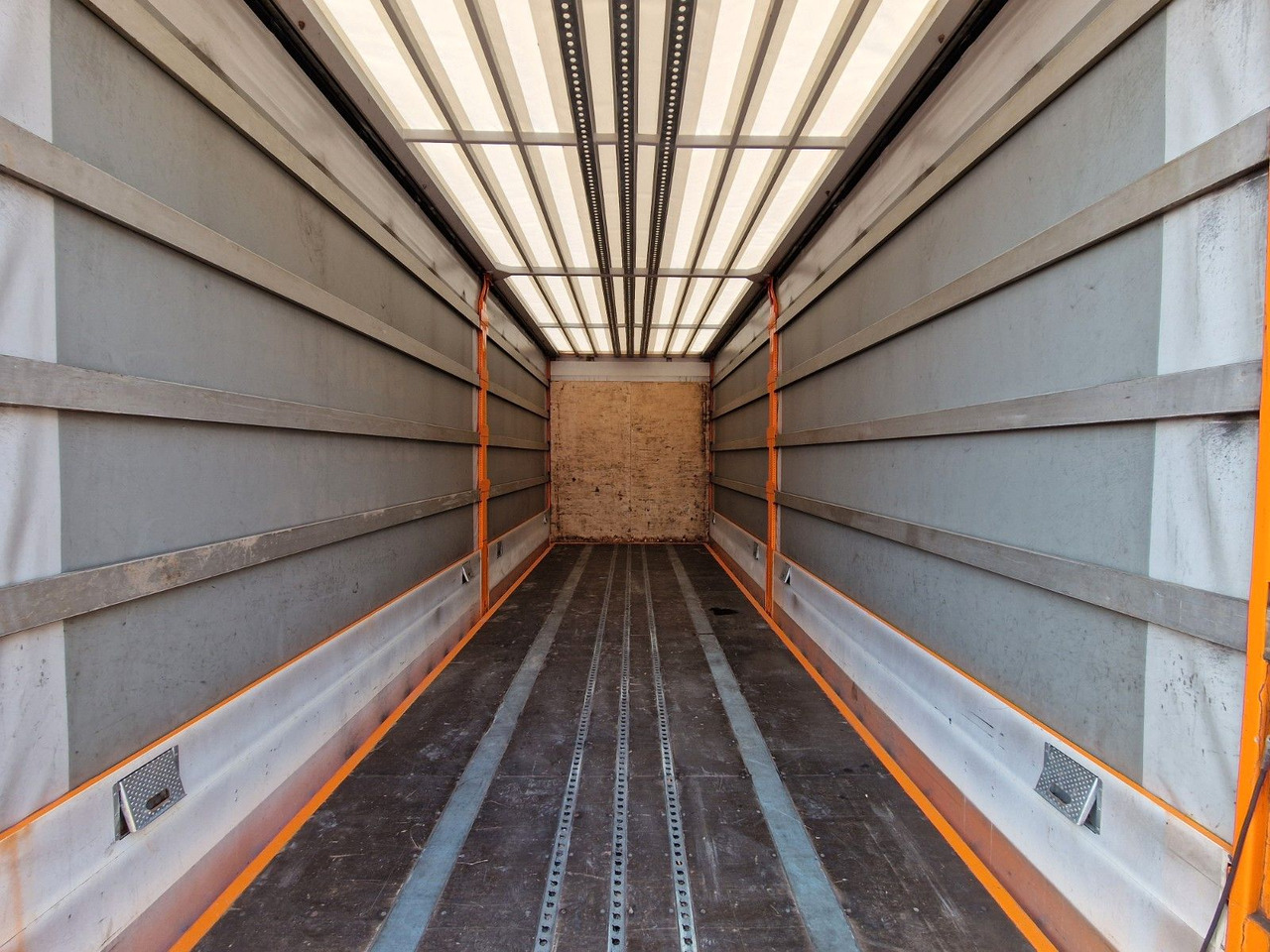 Тентована вантажівка Mercedes-Benz Actros 2548 / Retarder / Euro 6E / Aluklappen: фото 28 Тентована вантажівка Mercedes-Benz Actros 2548 / Retarder / Euro 6E / Aluklappen: фото 28