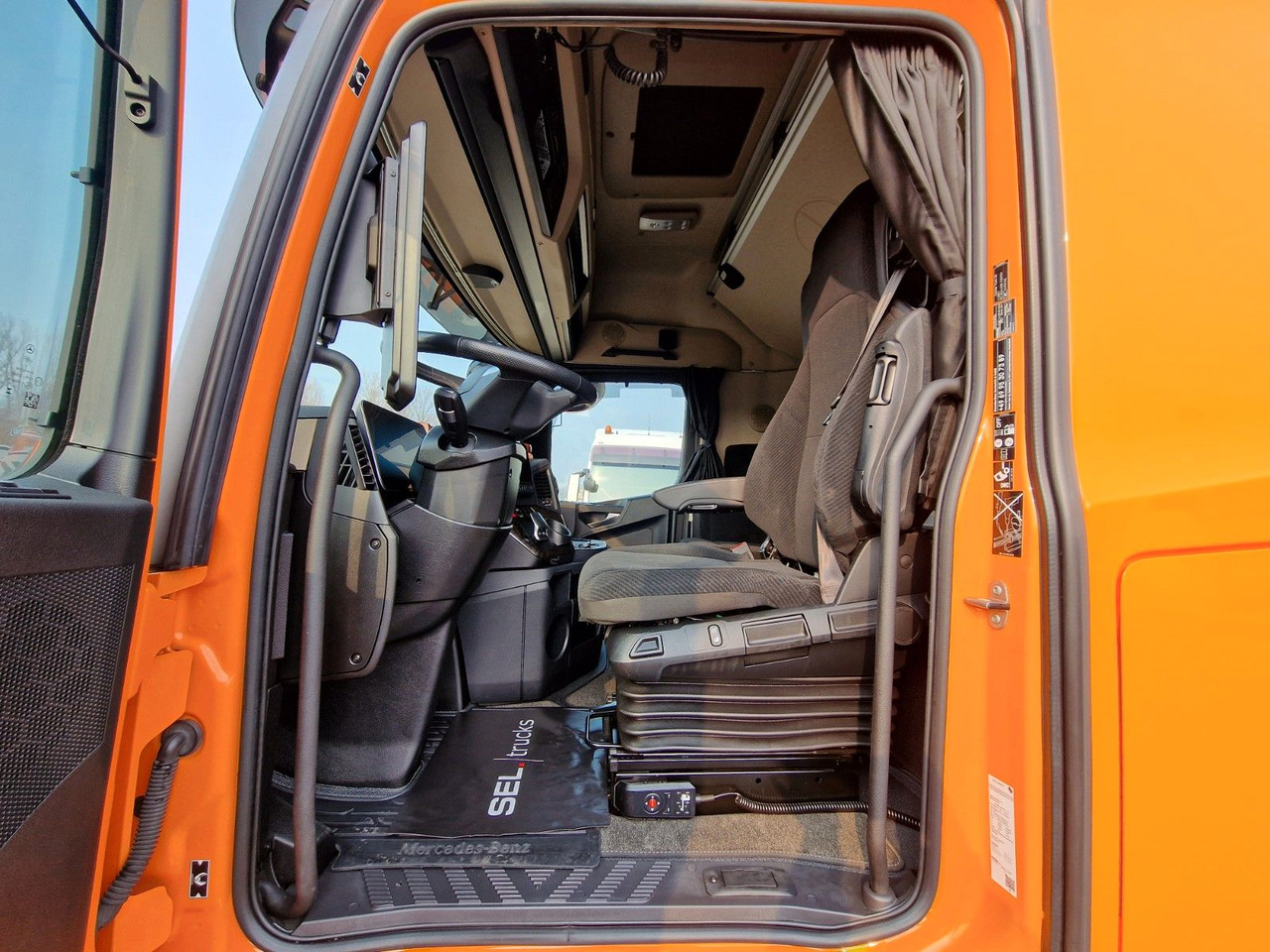 Тентована вантажівка Mercedes-Benz Actros 2548 / Retarder / Euro 6E / Aluklappen: фото 15 Тентована вантажівка Mercedes-Benz Actros 2548 / Retarder / Euro 6E / Aluklappen: фото 15