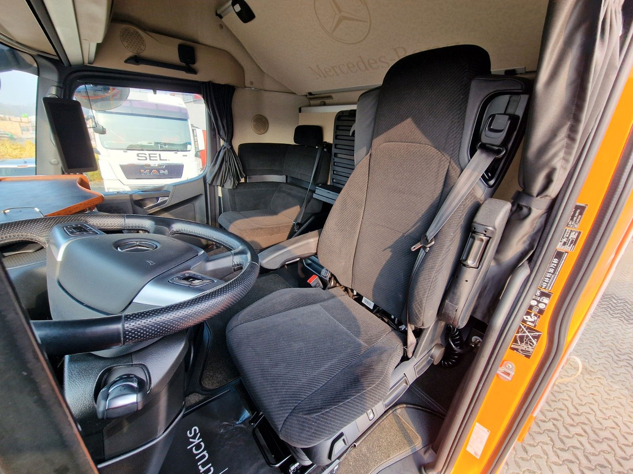 Тентована вантажівка Mercedes-Benz Actros 2548 / Retarder / Euro 6E / Aluklappen: фото 16 Тентована вантажівка Mercedes-Benz Actros 2548 / Retarder / Euro 6E / Aluklappen: фото 16