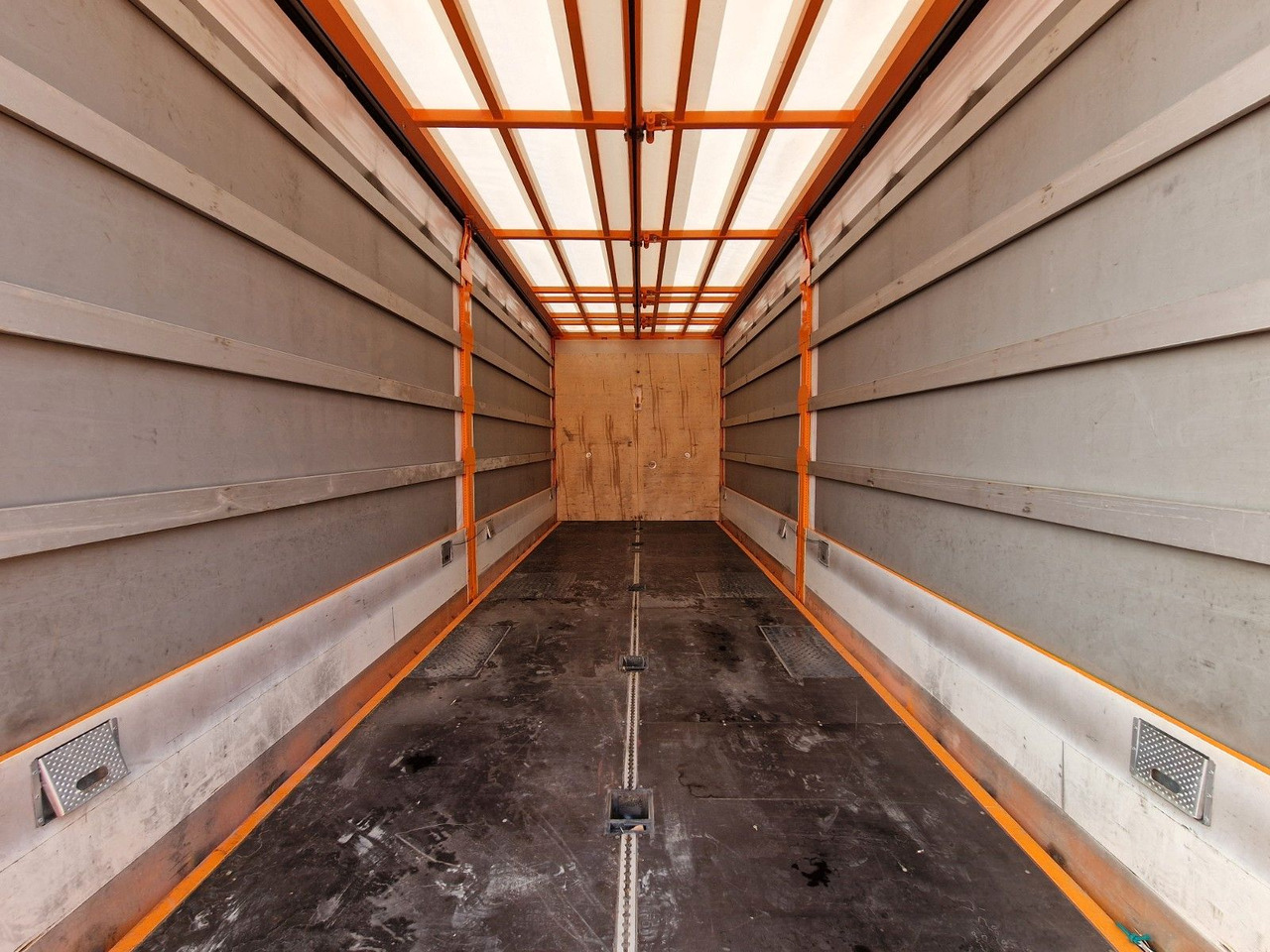 Тентована вантажівка Mercedes-Benz Actros 2548 / Retarder / Euro 6E / Aluklappen: фото 9 Тентована вантажівка Mercedes-Benz Actros 2548 / Retarder / Euro 6E / Aluklappen: фото 9