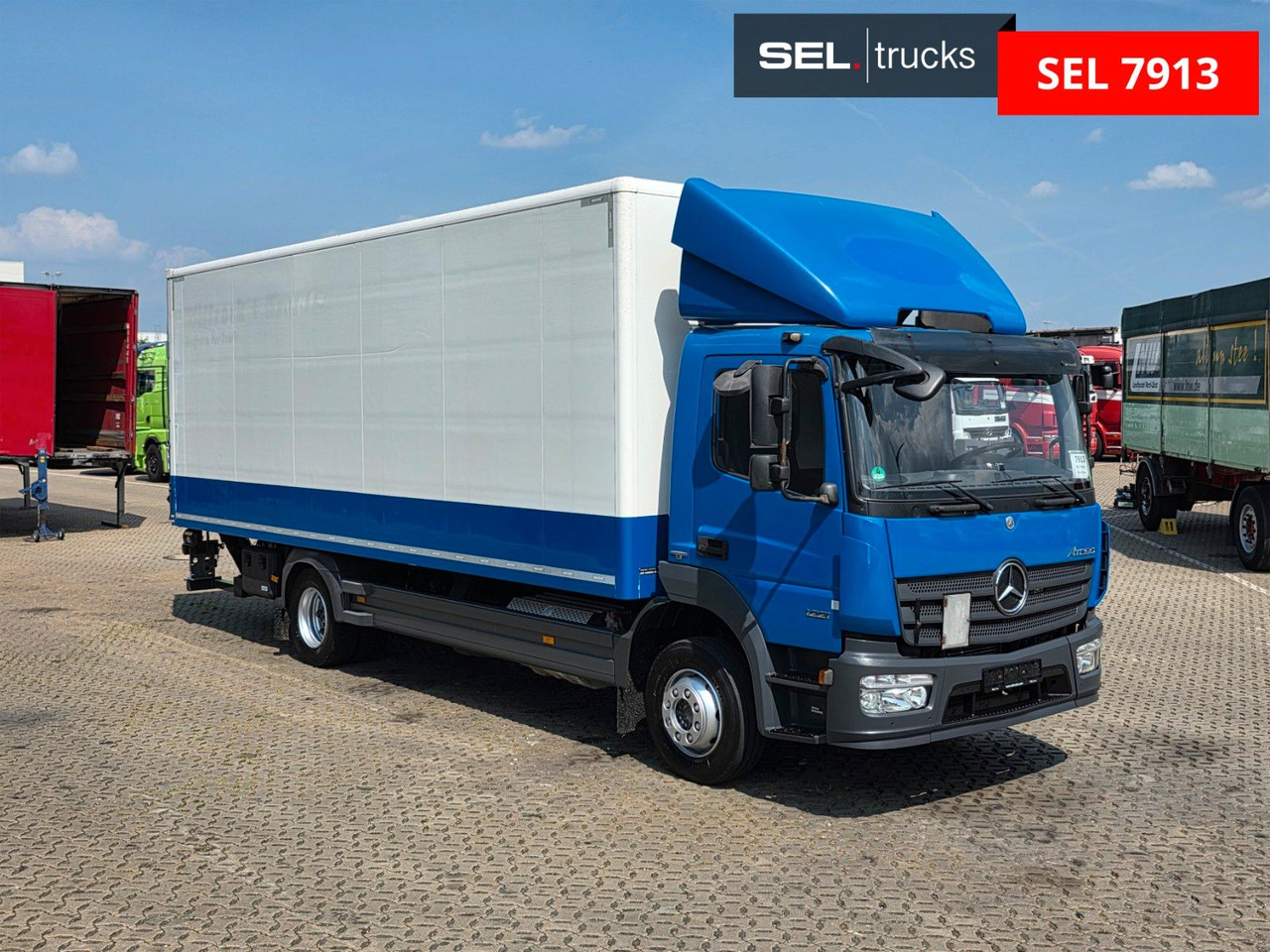 Mercedes-Benz Atego 1221 / Ladebordwand - Вантажівка з закритим кузовом: фото 3 Mercedes-Benz Atego 1221 / Ladebordwand - Вантажівка з закритим кузовом: фото 3