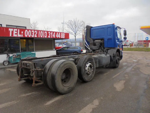 DAF CF 75.250 6X2 - Вантажівка шасі: фото 4 DAF CF 75.250 6X2 - Вантажівка шасі: фото 4