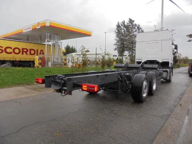 DAF XF 480 6X2 MET FABRIEKS GARANTIE - Вантажівка шасі: фото 5 DAF XF 480 6X2 MET FABRIEKS GARANTIE - Вантажівка шасі: фото 5
