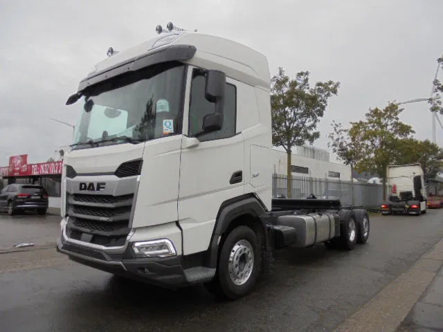DAF XF 480 6X2 MET FABRIEKS GARANTIE - Вантажівка шасі: фото 1 DAF XF 480 6X2 MET FABRIEKS GARANTIE - Вантажівка шасі: фото 1