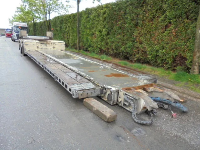 Faymonville F-S42-1ACA - Низькорамна платформа напівпричіп: фото 4 Faymonville F-S42-1ACA - Низькорамна платформа напівпричіп: фото 4