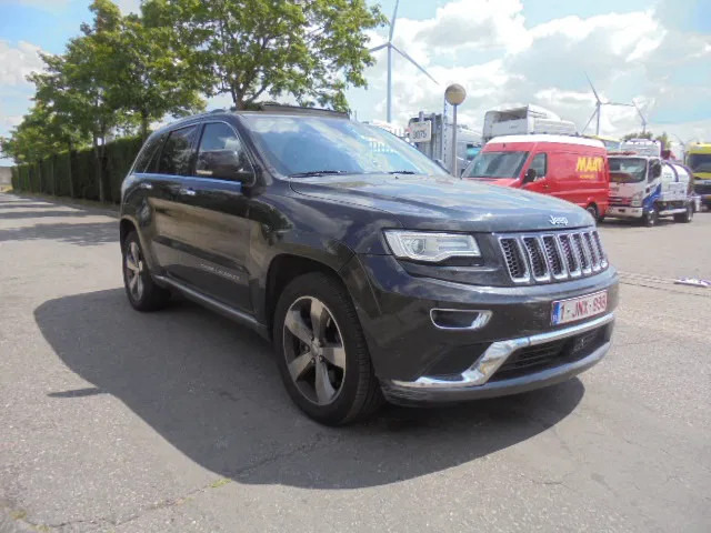 Jeep Grand Cherokee 4X4 SUMMIT EDITION 3.0 LTR V6 - Позашляховик: фото 3 Jeep Grand Cherokee 4X4 SUMMIT EDITION 3.0 LTR V6 - Позашляховик: фото 3