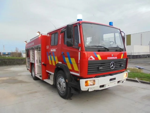 Mercedes-Benz 1124 F - Пожежна машина: фото 3 Mercedes-Benz 1124 F - Пожежна машина: фото 3