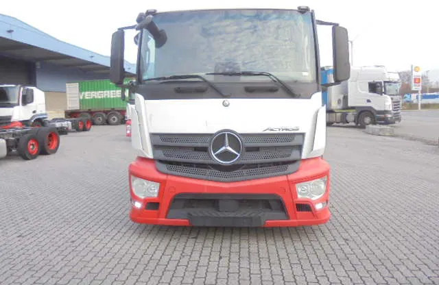 Mercedes-Benz Actros 2340 LL 6X2 - Автовоз вантажівка: фото 2 Mercedes-Benz Actros 2340 LL 6X2 - Автовоз вантажівка: фото 2