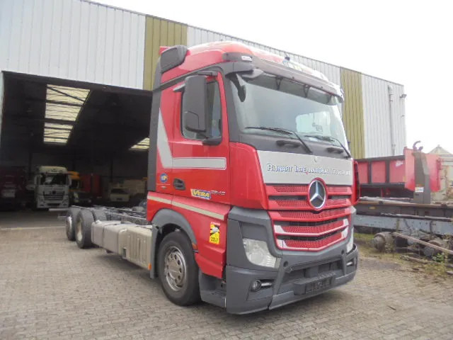 Mercedes-Benz Actros 2542 6X2 - Вантажівка шасі: фото 3 Mercedes-Benz Actros 2542 6X2 - Вантажівка шасі: фото 3