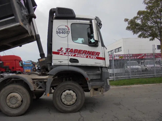 Mercedes-Benz Arocs 3240 K 8X4 - Самоскид вантажівка: фото 4 Mercedes-Benz Arocs 3240 K 8X4 - Самоскид вантажівка: фото 4