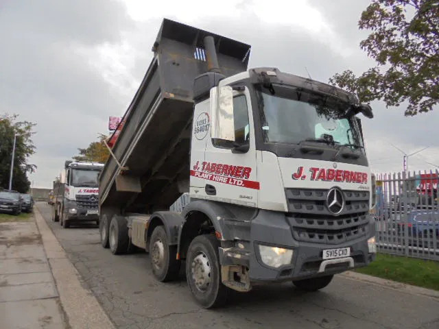 Mercedes-Benz Arocs 3243 K 8X4 - Самоскид вантажівка: фото 3 Mercedes-Benz Arocs 3243 K 8X4 - Самоскид вантажівка: фото 3