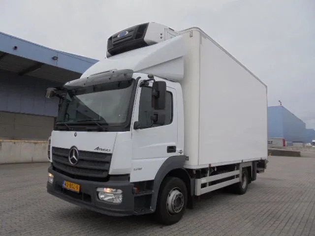 Ізотермічна вантажівка Mercedes-Benz Atego 1218: фото 1