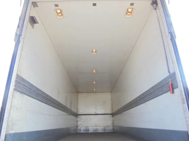 Scania P230 NL TRUCK - Вантажівка з закритим кузовом: фото 5 Scania P230 NL TRUCK - Вантажівка з закритим кузовом: фото 5