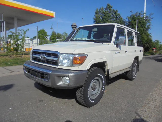Toyota Land Cruiser HZJ76L 4X4 EXPORT OUTSIDE EU ONLY - Легковий автомобіль: фото 1 Toyota Land Cruiser HZJ76L 4X4 EXPORT OUTSIDE EU ONLY - Легковий автомобіль: фото 1