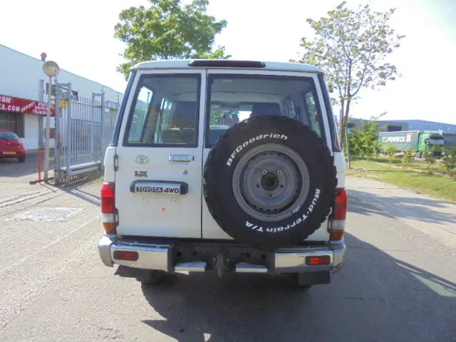 Toyota Land Cruiser HZJ76L 4X4 EXPORT OUTSIDE EU ONLY - Легковий автомобіль: фото 5 Toyota Land Cruiser HZJ76L 4X4 EXPORT OUTSIDE EU ONLY - Легковий автомобіль: фото 5