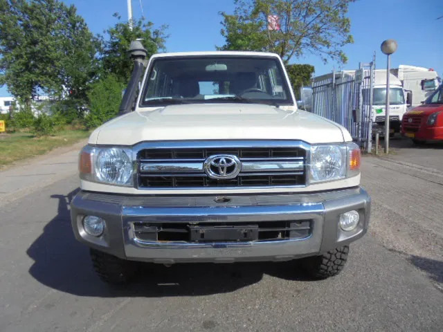 Toyota Land Cruiser HZJ76L 4X4 EXPORT OUTSIDE EU ONLY - Легковий автомобіль: фото 2 Toyota Land Cruiser HZJ76L 4X4 EXPORT OUTSIDE EU ONLY - Легковий автомобіль: фото 2