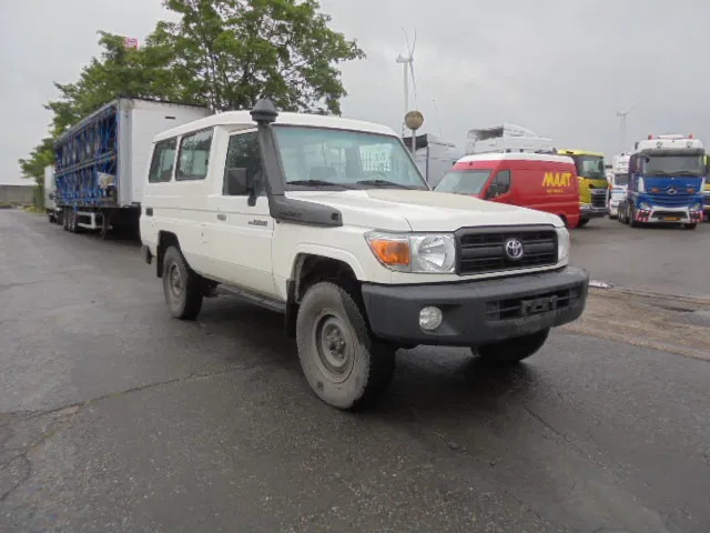 Toyota Land Cruiser HZJ78L 4X4 EXPORT OUTSIDE EU ONLY - Легковий автомобіль: фото 3 Toyota Land Cruiser HZJ78L 4X4 EXPORT OUTSIDE EU ONLY - Легковий автомобіль: фото 3