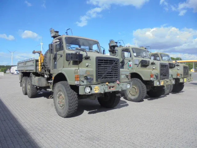 Volvo N 10 6X6 L + FASSI 3X IN STOCK - Вантажівка, Вантажівка з маніпулятором: фото 3 Volvo N 10 6X6 L + FASSI 3X IN STOCK - Вантажівка, Вантажівка з маніпулятором: фото 3
