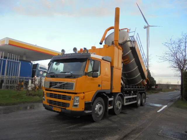 Volvo FM 400 8X4 BLADGEVEERD - Асенізатори: фото 1 Volvo FM 400 8X4 BLADGEVEERD - Асенізатори: фото 1