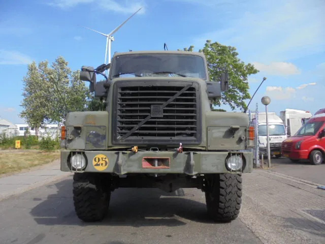 Volvo N 10 6X6 L + FASSI - Бортова вантажівка/ Платформа, Вантажівка з маніпулятором: фото 2 Volvo N 10 6X6 L + FASSI - Бортова вантажівка/ Платформа, Вантажівка з маніпулятором: фото 2