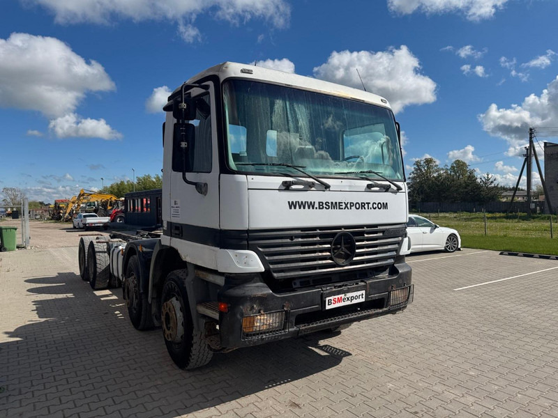 Mercedes-Benz Actros 3235 - Вантажівка шасі: фото 3 Mercedes-Benz Actros 3235 - Вантажівка шасі: фото 3