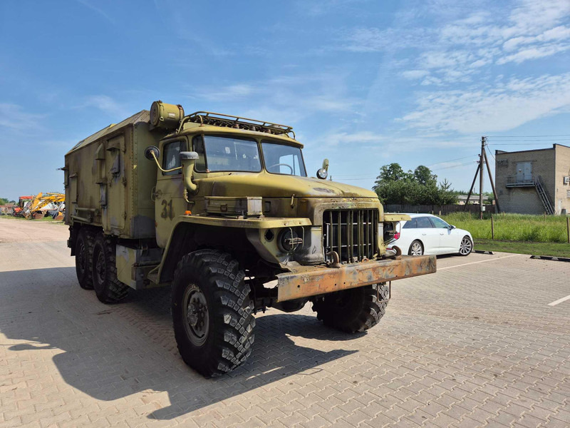 Ural Ural 375 box truck - Вантажівка з закритим кузовом: фото 3 Ural Ural 375 box truck - Вантажівка з закритим кузовом: фото 3