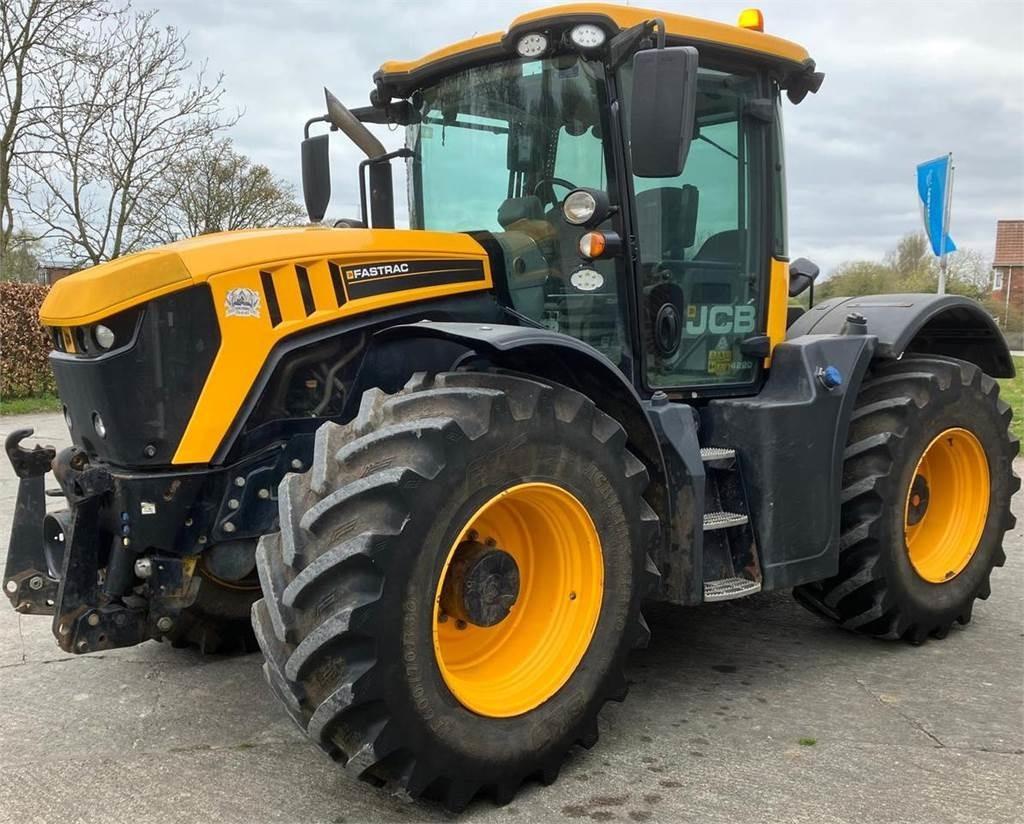 JCB 4220 Fastrac - Трактор: фото 2 JCB 4220 Fastrac - Трактор: фото 2