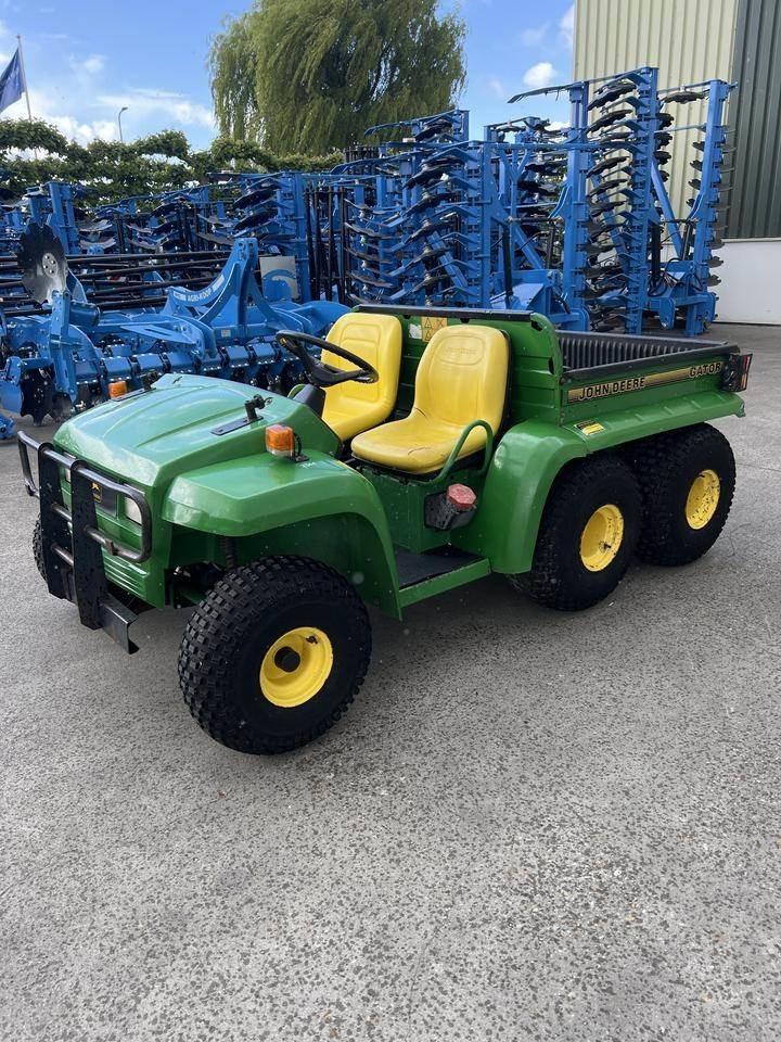 John Deere 6x4 Gator - Квадроцикл: фото 1 John Deere 6x4 Gator - Квадроцикл: фото 1