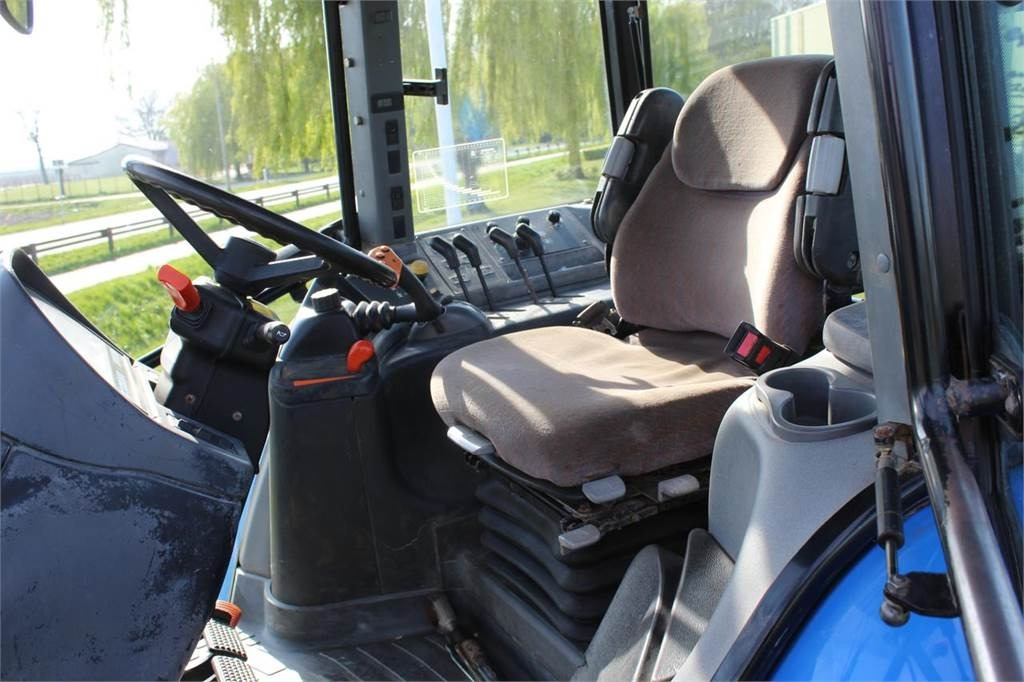 Трактор New Holland TM175: фото 9
