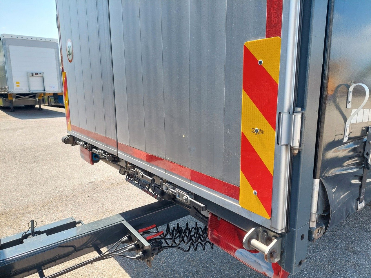 MAN TGL 12.250 BL 4x2 + Anhänger KONAR 38 Paletten - Тентована вантажівка: фото 5 MAN TGL 12.250 BL 4x2 + Anhänger KONAR 38 Paletten - Тентована вантажівка: фото 5