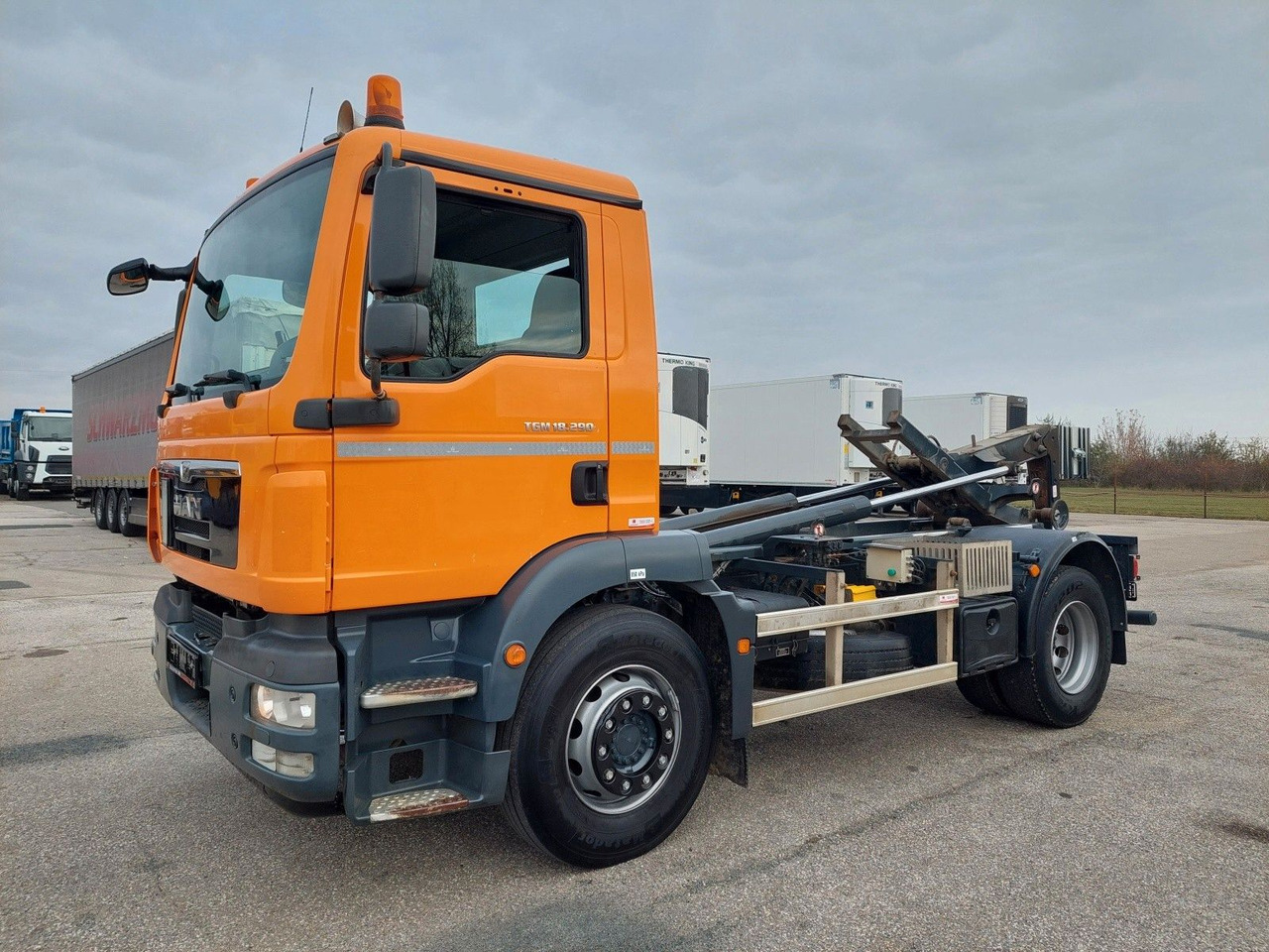 Гаковий мультиліфт вантажівка MAN TGM 18.290 4X2 BB: фото 7 Гаковий мультиліфт вантажівка MAN TGM 18.290 4X2 BB: фото 7