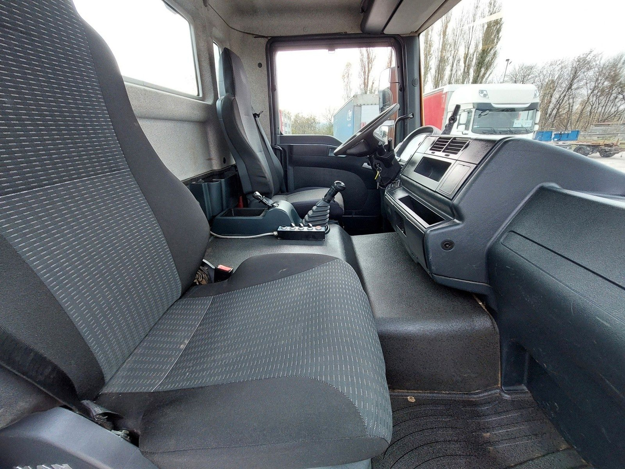 Гаковий мультиліфт вантажівка MAN TGM 18.290 4X2 BB: фото 20 Гаковий мультиліфт вантажівка MAN TGM 18.290 4X2 BB: фото 20