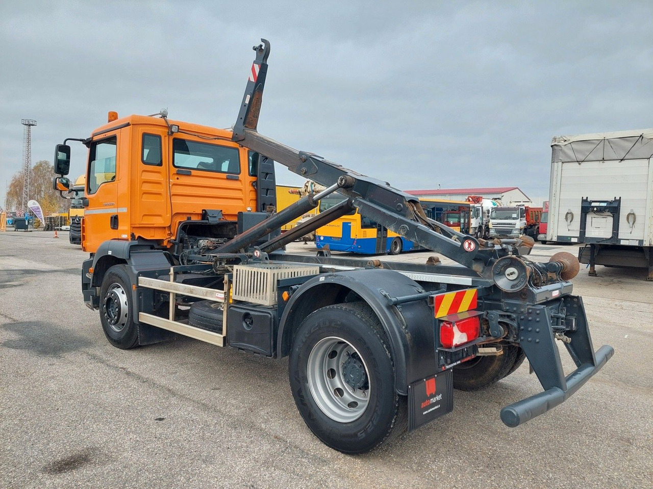 MAN TGM 18.290 4X2 BB - Гаковий мультиліфт вантажівка: фото 3 MAN TGM 18.290 4X2 BB - Гаковий мультиліфт вантажівка: фото 3