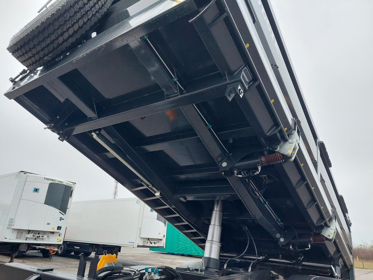 MAN TGS 35.520 6X6 BB CH - Самоскид вантажівка: фото 5 MAN TGS 35.520 6X6 BB CH - Самоскид вантажівка: фото 5