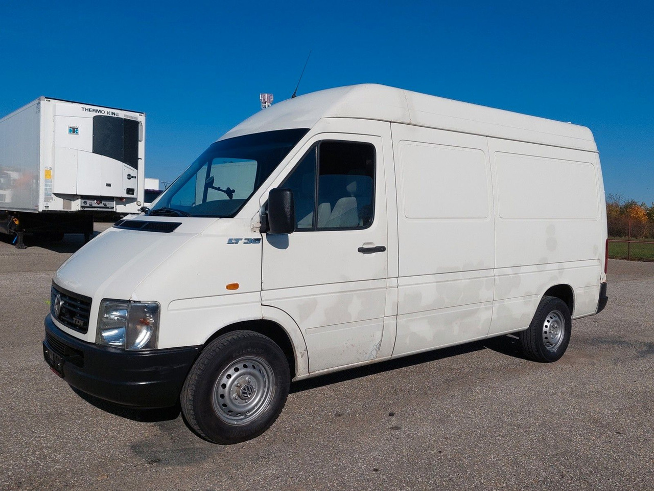 Volkswagen LT Kasten-Kombi 35 L2H2 Hochraum - Фургон з закритим кузовом: фото 1 Volkswagen LT Kasten-Kombi 35 L2H2 Hochraum - Фургон з закритим кузовом: фото 1