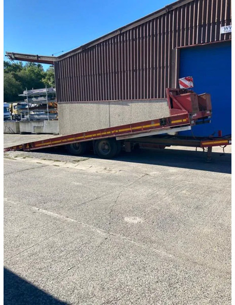 MOL 2 AXLES TIPPING TRAILER WITH RAMPS - Низькорамна платформа причіп: фото 1 MOL 2 AXLES TIPPING TRAILER WITH RAMPS - Низькорамна платформа причіп: фото 1