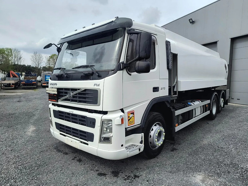 Volvo FM 370 18000L FUEL/CARBURANT - 5 COMP - Вантажівка цистерна: фото 1 Volvo FM 370 18000L FUEL/CARBURANT - 5 COMP - Вантажівка цистерна: фото 1