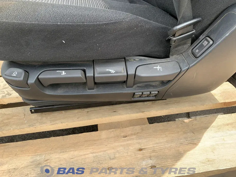 DAF CF Euro 6 Bestuurdersstoel DAF 1978966 - Сидіння в категорії Вантажівки: фото 5 DAF CF Euro 6 Bestuurdersstoel DAF 1978966 - Сидіння в категорії Вантажівки: фото 5