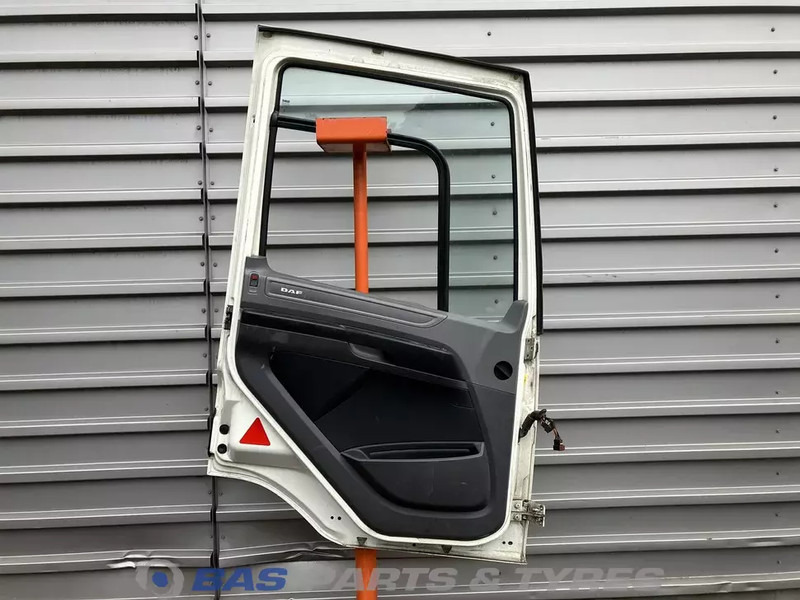 DAF CF Euro 6 Portier Links DAF 1836599 - Двері та запчастини в категорії Вантажівки: фото 2 DAF CF Euro 6 Portier Links DAF 1836599 - Двері та запчастини в категорії Вантажівки: фото 2